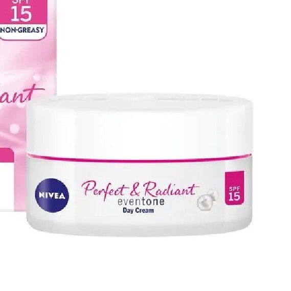 NIVEA PERFECT & RADIANT EVEN TONE DAY CREAM SPF15 50 ml