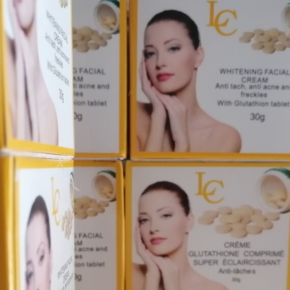 LC GLUTATHIONE COMPRIMÉ FACIAL WHITENING CREAM 30G